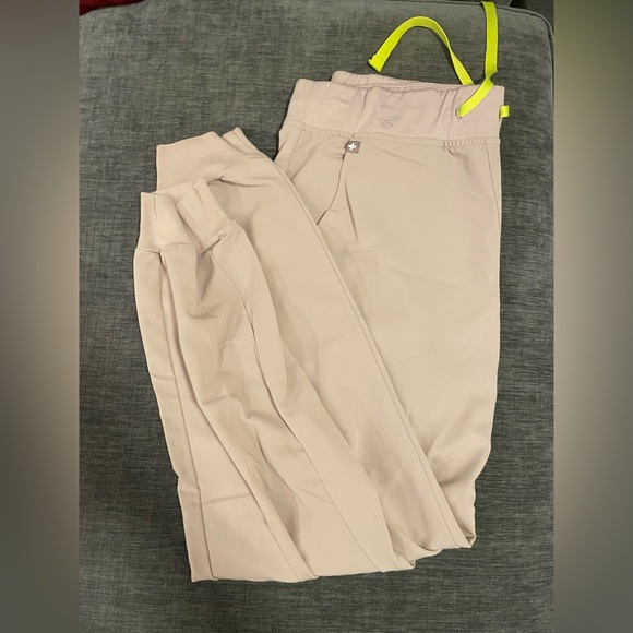 EUC FIGS Zamora Joggers in Slate--Medium - Picture 2 of 2